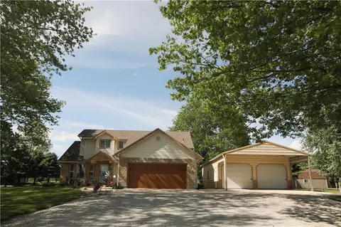 202 Howard Rd, Trimble, MO 64492