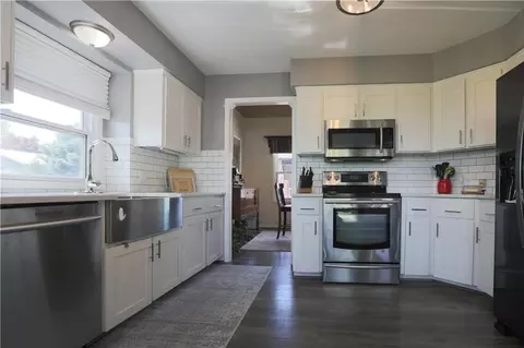 Kitchen - 202 Howard Rd, Trimble, MO 64492 photo 2 of 4