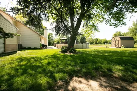 Exterior - 202 Howard Rd, Trimble, MO 64492 photo 6 of 13