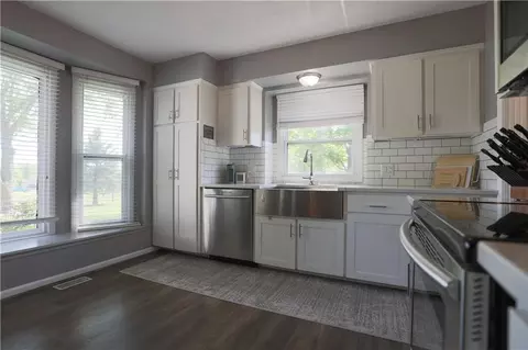 Kitchen - 202 Howard Rd, Trimble, MO 64492 photo 3 of 4