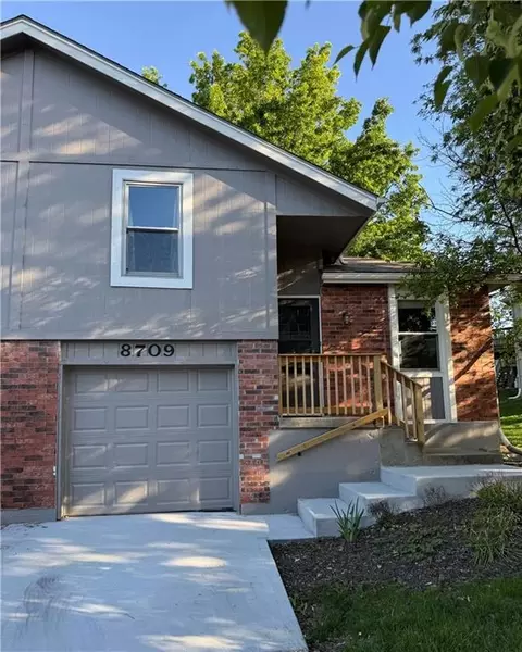 8709 N Hull Ave, Kansas City, MO 64154