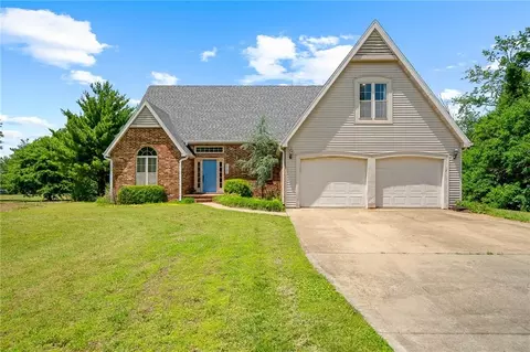 19252 S 1715 Rd, Nevada, MO 64772