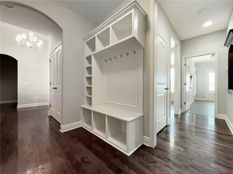 Entry Way - 7019 Apache Dr, Shawnee, KS 66226 photo 4 of 6