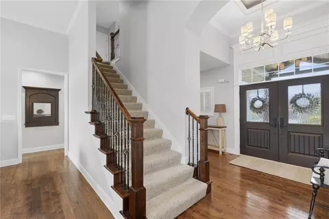 Entry Way - 7019 Apache Dr, Shawnee, KS 66226 photo 5 of 6