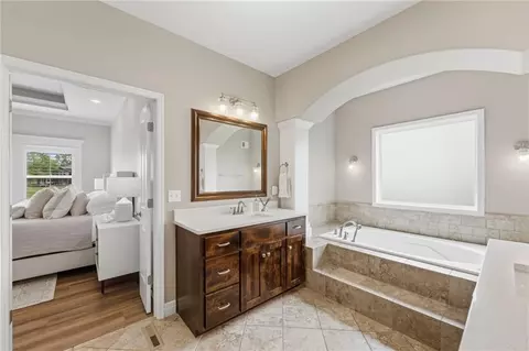 Entry Way - 7019 Apache Dr, Shawnee, KS 66226 photo 1 of 6