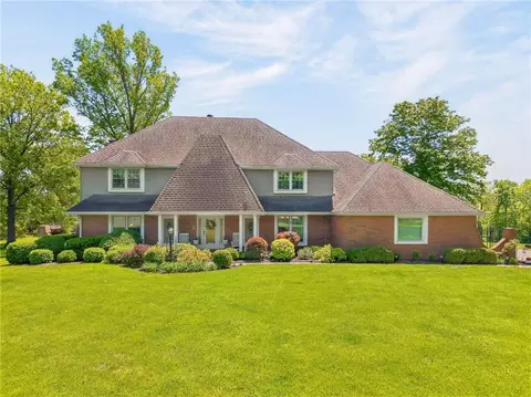 12918 Lakeland Dr, Saint Joseph, MO 64506