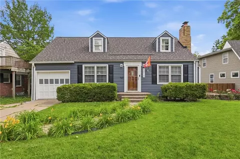 5413 Sycamore Dr, Roeland Park, KS 66205