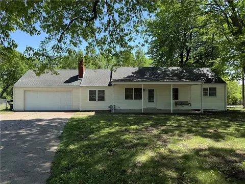 13227 Bennington Ave, Grandview, MO 64030