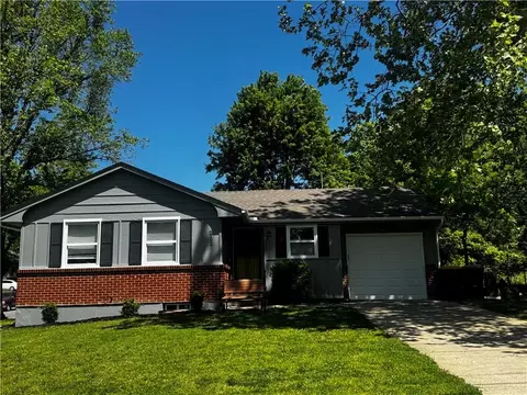 2102 E 87th St, Kansas City, MO 64132