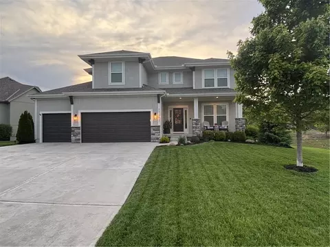 11252 S Crestone St, Olathe, KS 66061