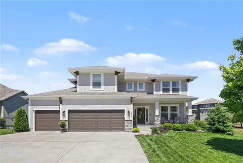 11252 S Crestone St, Olathe, KS 66061