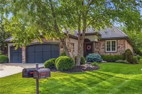 15164 Fontana St, Leawood, KS 66224