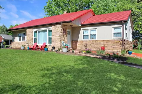 705 Main St, Higginsville, MO 64037