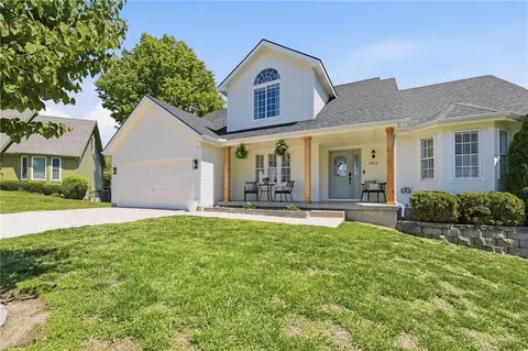 4513 Park Ten Ct, Leavenworth, KS 66048