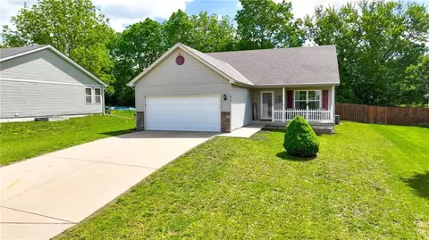 813 Emerson Dr, Belton, MO 64012