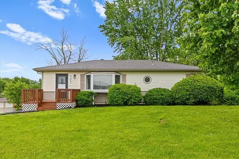 505 NW 82nd St, Kansas City, MO 64118