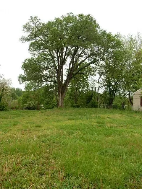 605 Hillcrest St, Knob Noster, MO 65336