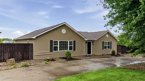 Exterior - 2440 Lowenstein Dr, Lees Summit, MO 64081 photo 2 of 5