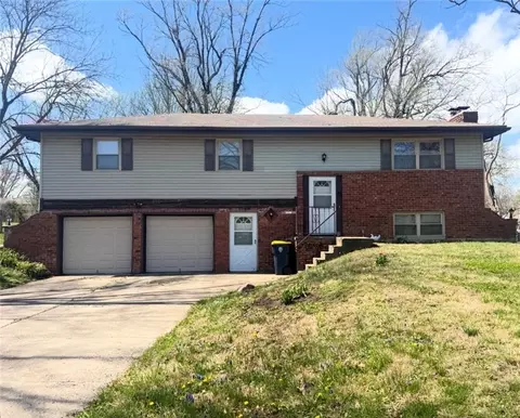 11144 N Kenwood Ave, Kansas City, MO 64155