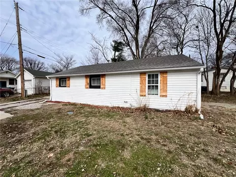 1004 E Walnut St, Independence, MO 64050