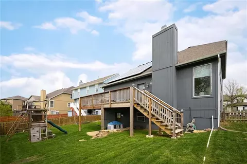 Exterior - 712 S Adams St, Raymore, MO 64083 photo 3 of 8