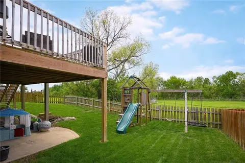 Exterior - 712 S Adams St, Raymore, MO 64083 photo 7 of 8
