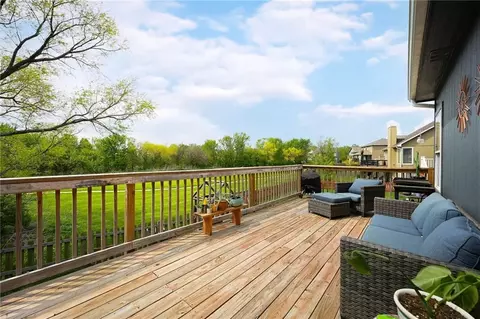 Exterior - 712 S Adams St, Raymore, MO 64083 photo 6 of 8