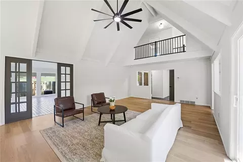 9100 Dearborn St, Overland Park, KS 66207