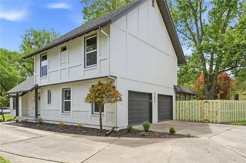9100 Dearborn St, Overland Park, KS 66207