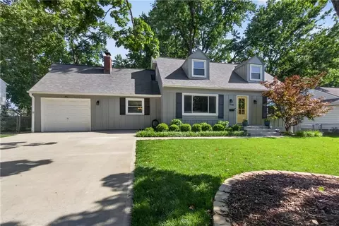 7721 W 96th Ter, Overland Park, KS 66212