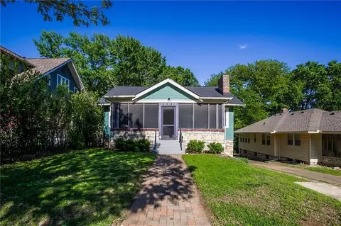 5117 Virginia Ave, Kansas City, MO 64110