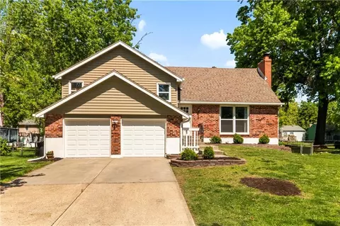 8212 E 134th Ter, Grandview, MO 64030