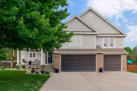 9105 N Kansas Ct, Kansas City, MO 64156