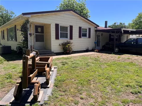 301 S High School Ave, Altamont, KS 67330