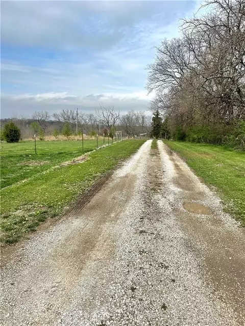 7221 SE Pp Hwy, Holt, MO 64048