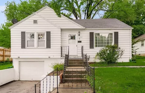 3216 S Hardy Ave, Independence, MO 64052