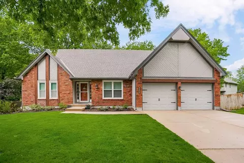 9010 Swarner Dr, Lenexa, KS 66219