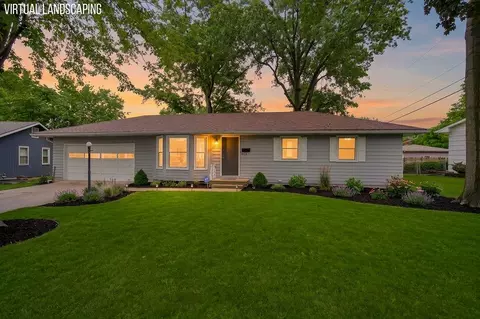 605 NW Lakeview Rd, Blue Springs, MO 64014