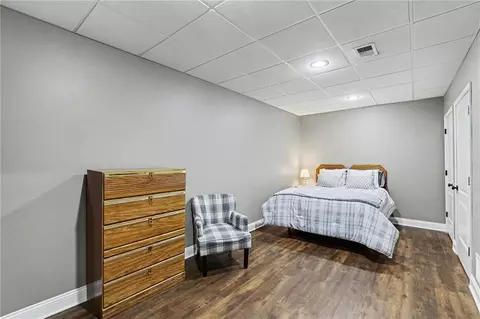 Bedroom - 9705 NE Jacob Ln, Lees Summit, MO 64086 photo 2 of 7