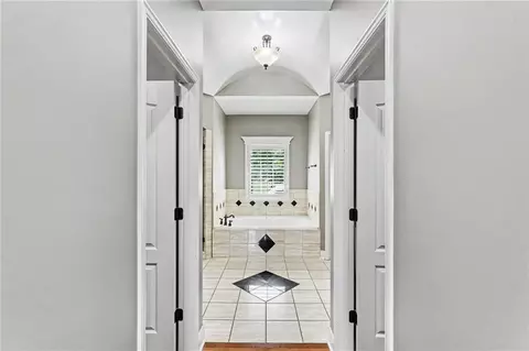 Entry Way - 9705 NE Jacob Ln, Lees Summit, MO 64086 photo 3 of 4
