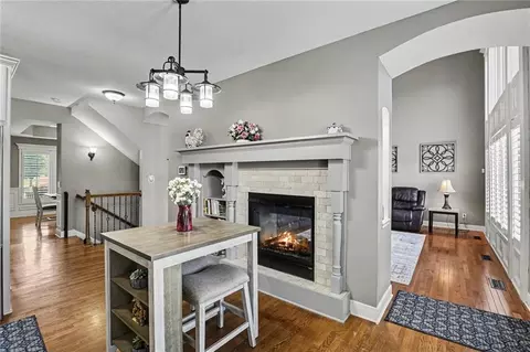 Entry Way - 9705 NE Jacob Ln, Lees Summit, MO 64086 photo 2 of 4
