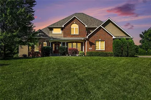 9705 NE Jacob Ln, Lees Summit, MO 64086