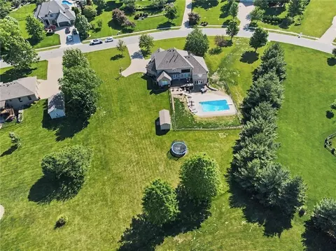 View/Area - 9705 NE Jacob Ln, Lees Summit, MO 64086 photo 2 of 2