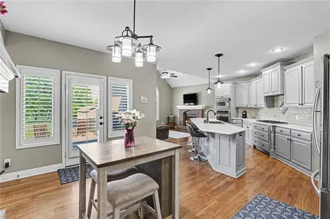 Kitchen - 9705 NE Jacob Ln, Lees Summit, MO 64086 photo 1 of 4