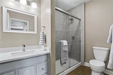 Bath - 9705 NE Jacob Ln, Lees Summit, MO 64086 photo 6 of 6