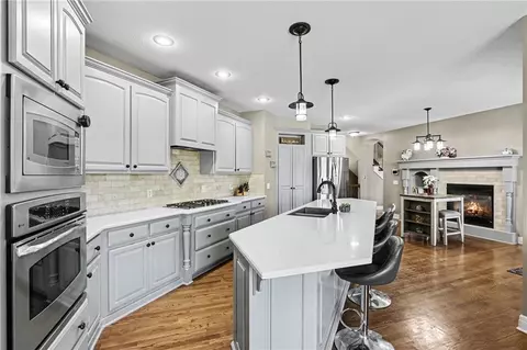 Kitchen - 9705 NE Jacob Ln, Lees Summit, MO 64086 photo 4 of 4