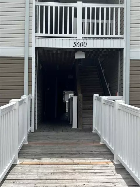 5600 NE 80th Unit 2 A Ter, Kansas City, MO 64119