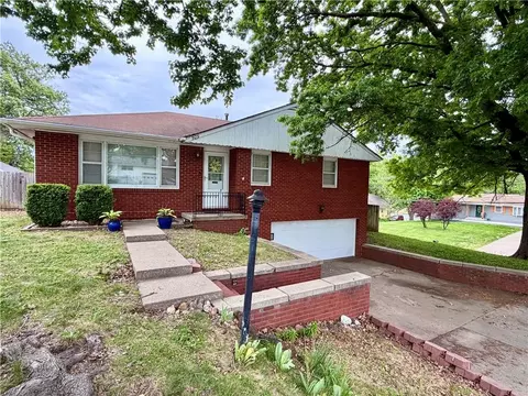 509 Payne Ter, Saint Joseph, MO 64506