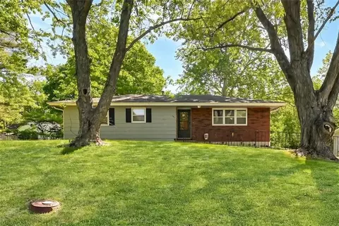 509 Topeka Ave, Leavenworth, KS 66048
