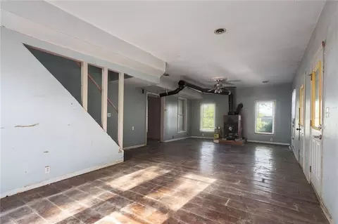 Living - 6900 Smith Dr, Hamilton, MO 64644 photo 2 of 7